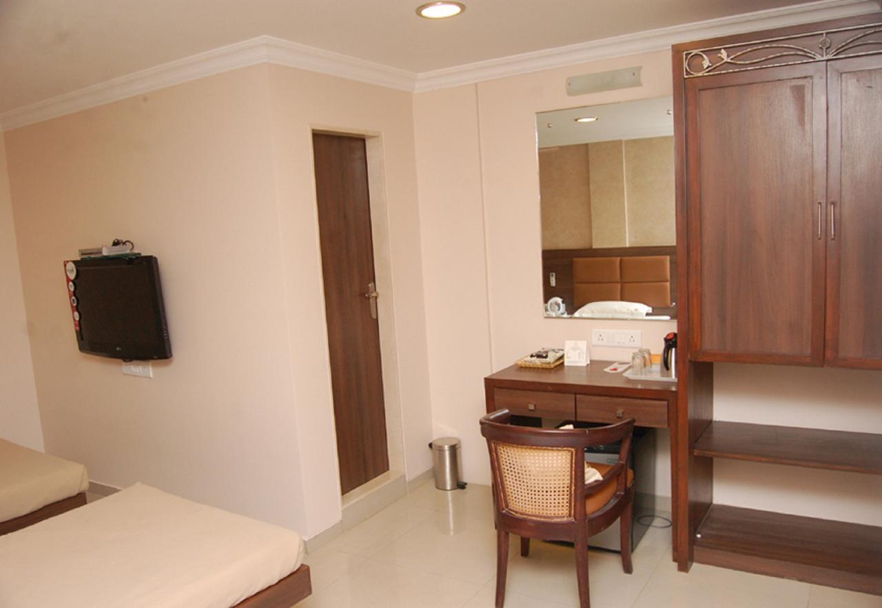 Haredia Hotel Mumbai Exterior photo